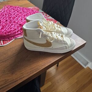 Nike Blazer 77  High-Top Sneakers